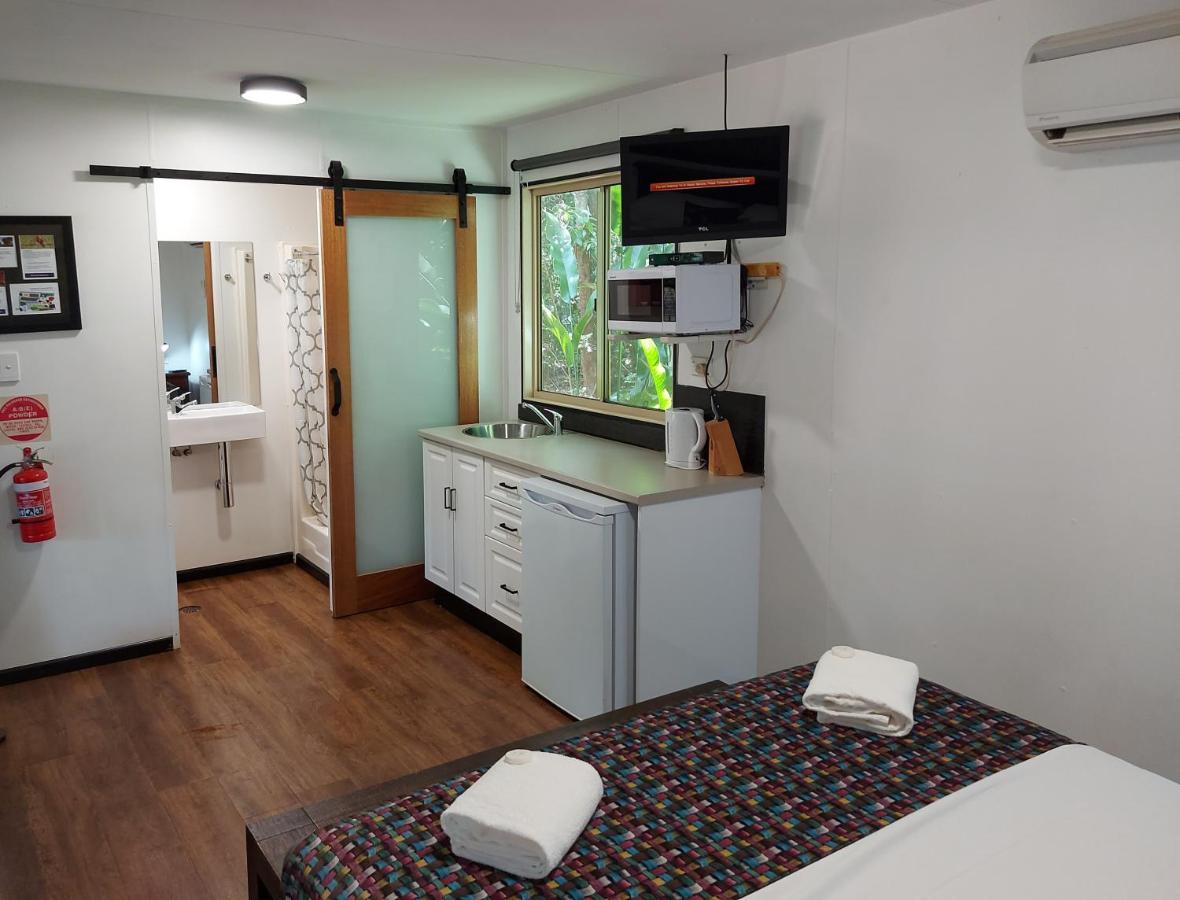 Litchfield Tourist Park Hotel Batchelor Buitenkant foto