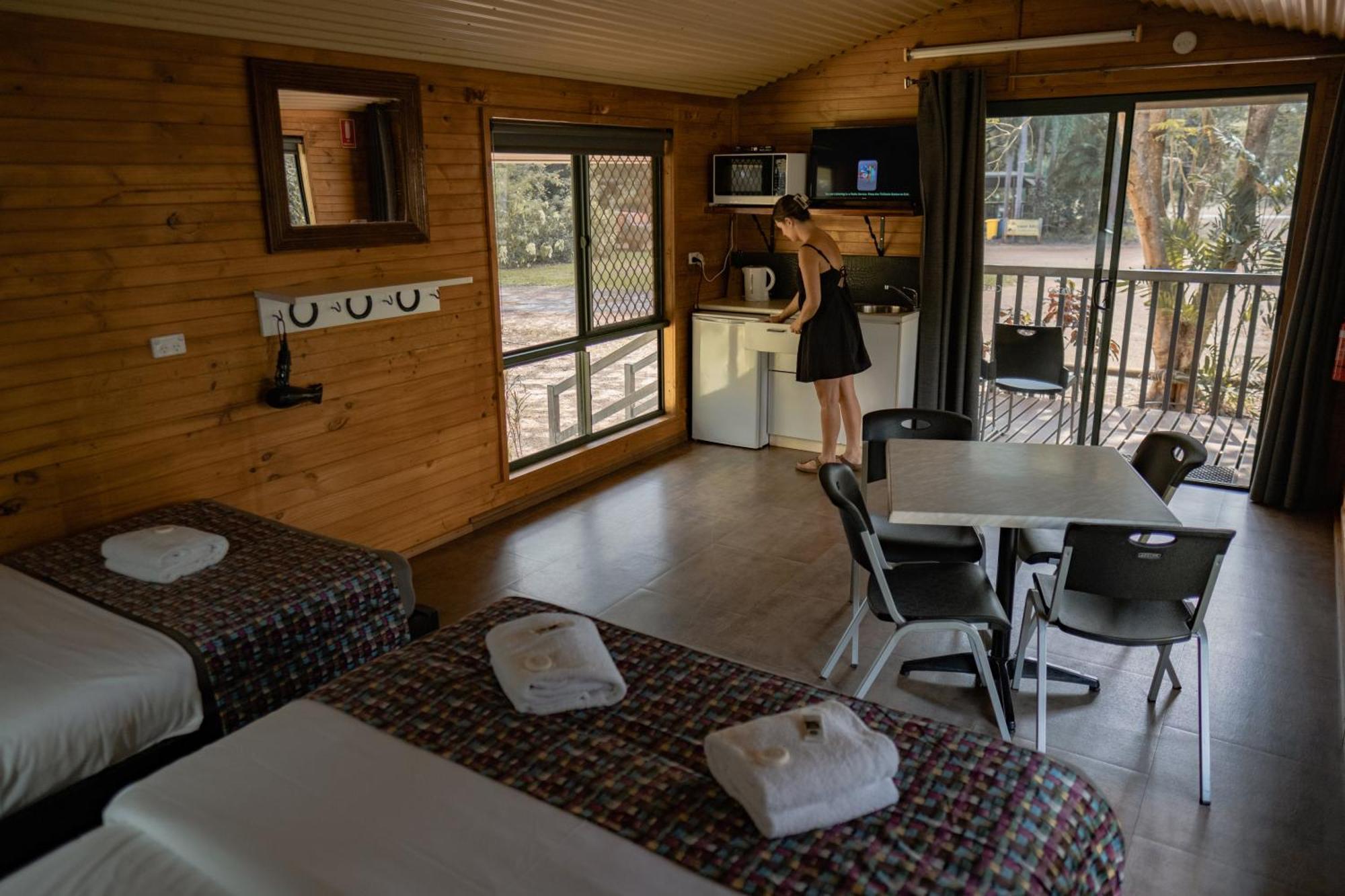 Litchfield Tourist Park Hotel Batchelor Buitenkant foto