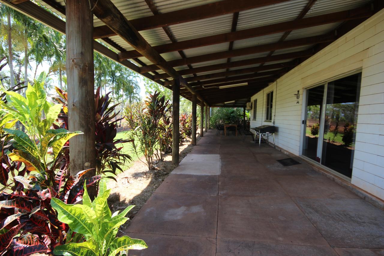 Litchfield Tourist Park Hotel Batchelor Buitenkant foto